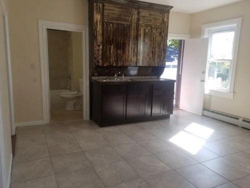 9 Lynch St, Providence RI 02908-5106 exterior