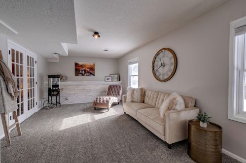 1104 Autumn Dr, Saint Paul MN 55125-8616 exterior