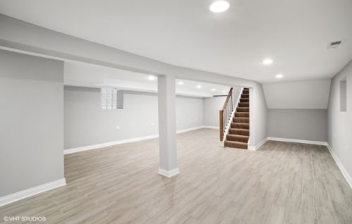 602 90 Pl, Chicago IL 60619-7906 exterior