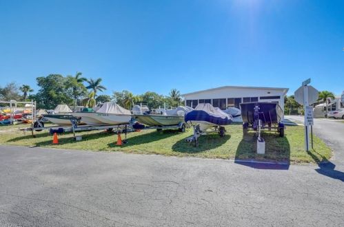 183 Jasmine Ln, Naples FL 34114-8111 exterior