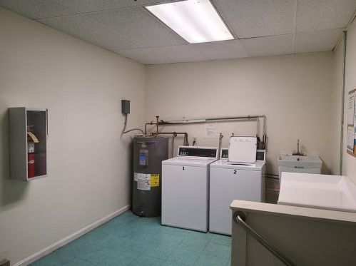 1560 Douglas Ave, Providence RI 02904-3858 exterior