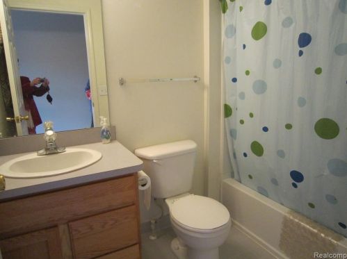 39467 Springwater Dr, Northville MI 48168-3962 exterior