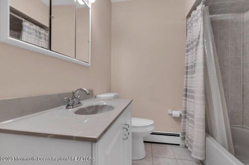 242 Hope Chapel Rd, Jackson Twp NJ  08527-5023 exterior