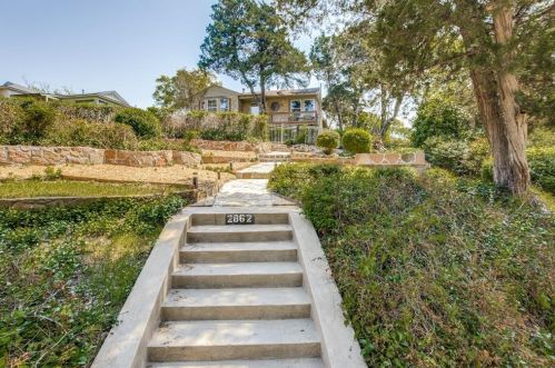 2862 Duval Dr, Dallas, TX 75211-2700