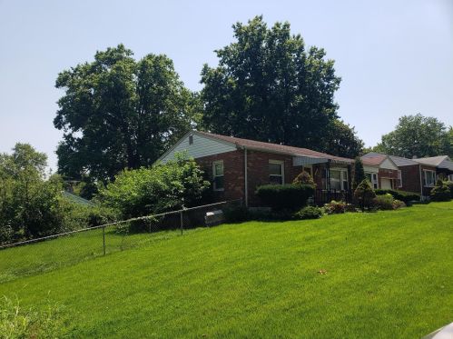 878 Melvin Ave, Saint Louis, MO 63137-1024