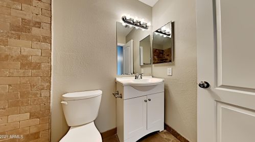 3511 Baseline Rd, Phoenix AZ  85042-7225 exterior