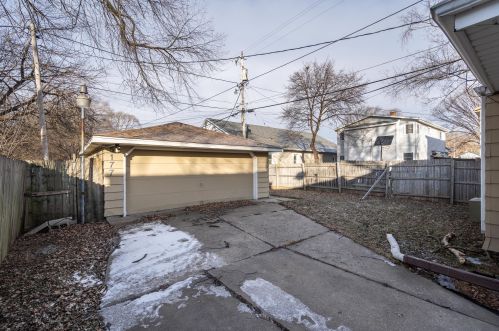 5177 45, Milwaukee WI 53208-3604 exterior