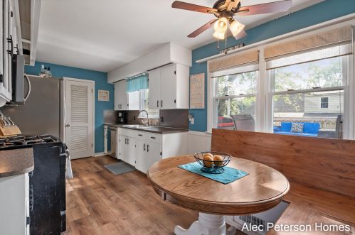 4041 Lester Dr, Grand Rapids MI 49525-1455 exterior