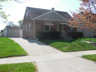 505 31st St, Manitowoc, WI 54220-3611