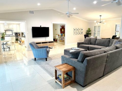 6821 Grande Dr, Boca Raton FL  33433-2736 exterior