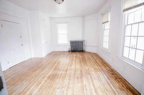 29 Locust St, Springfield MA 01108-1001 exterior