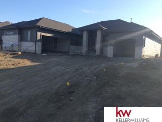 5526 208th Cir, Omaha NE  68022-3137 exterior