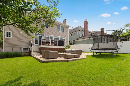 828 Colfax Ave, Elmhurst IL 60126-4535 exterior