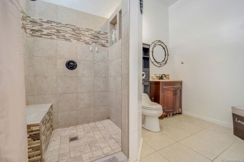 743 Ahukini St, Honolulu HI 96825-2426 exterior