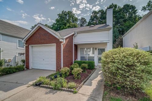 2507 Albion Farm Way, Duluth GA 30097-7623 exterior