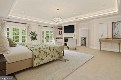 7449 Dulany Dr, Mc Lean VA  22101-2716 exterior