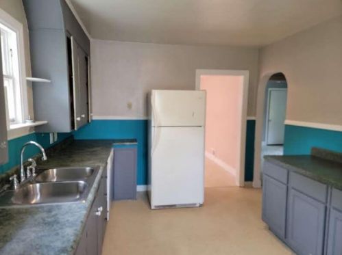 766 Mclaughlin Ave, Meskegon MI 49442-4031 exterior