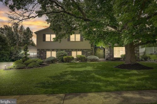 1008 Twin Silo Ln, Huntingdon Valley, PA 19006-3321