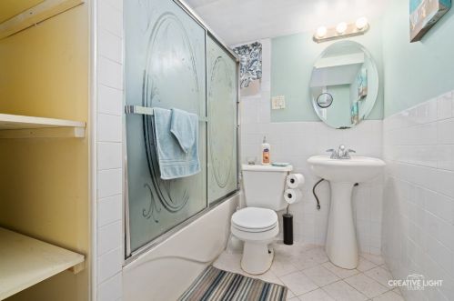 3636 69 St, Chicago IL 60629-4202 exterior