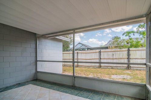 10112 Enchanted Oaks Ct, Tampa FL  33615-1616 exterior