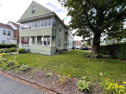 51 Fales St, Worcester, MA 01606-2006