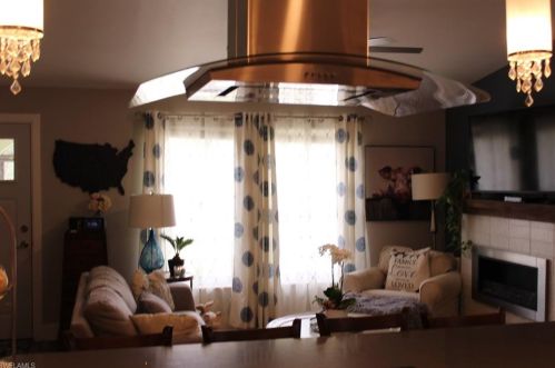 215 Madison Dr, Naples FL 34110-1351 exterior