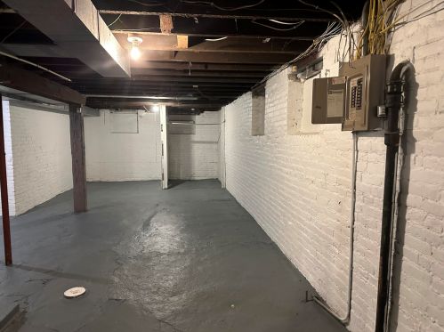 216 Center St, Milwaukee WI  53212-2841 exterior