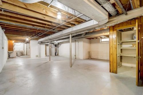 3160 Menomonee Riv Pkwy, Milwaukee WI 53222-3371 exterior