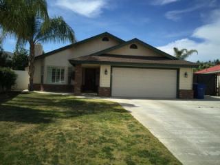 2517 Mimosa St, Bakersfield, CA 93308-5608