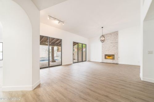 5860 Bright Star Dr, Tucson AZ  85718-3429 exterior