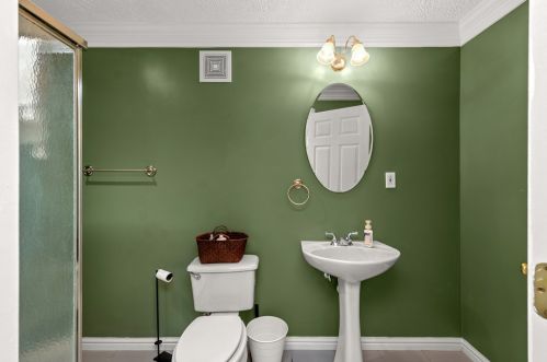 6016 Hawthorn Dr, Moon Twp PA  15108-9064 exterior