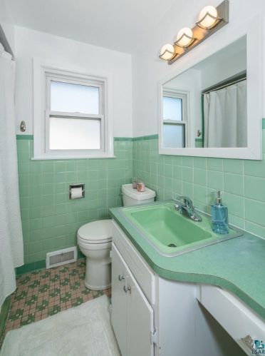 23 Owatonna St, Duluth MN 55803-1740 exterior