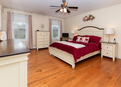 67 Ledge Rd, Seabrook NH 03874-4314 exterior