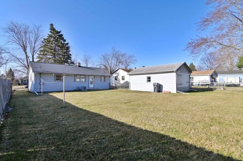 2716 Florida Ave, Waukegan IL 60087-4536 exterior