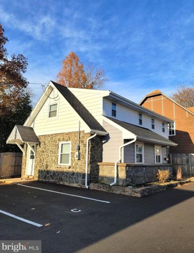 501 Walnut St, Limerick PA  19468-2330 exterior