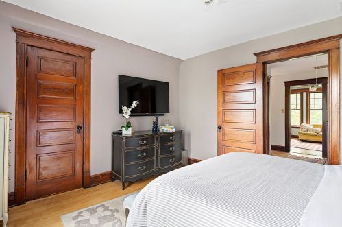 2818 Albany Ave, Chicago IL 60618-7605 exterior