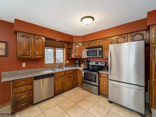 1889 Edgerton St, Saint Paul MN 55117-2447 exterior