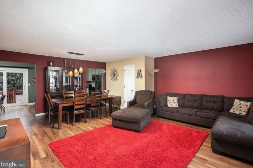 29 Stafford Ct, Trenton NJ 08690-3318 exterior