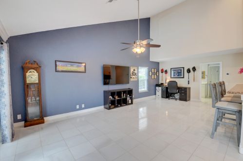 6915 Cobia Cir, Boynton Beach FL 33437-3640 exterior