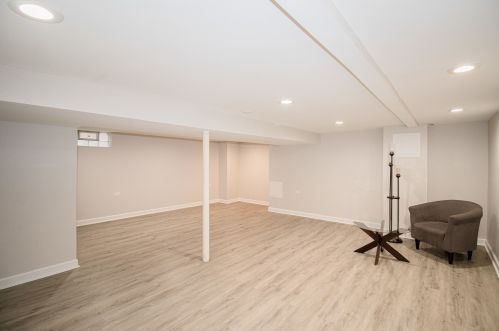 8033 State St, Chicago IL 60827-2003 exterior