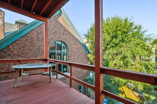 650 Barry Ave, Chicago IL 60634-4912 exterior