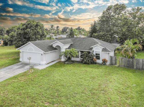 1050 Euclid Ln, Fort Pierce FL  34983-3204 exterior