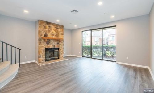 5 London Ct, Teaneck NJ 07666-6488 exterior