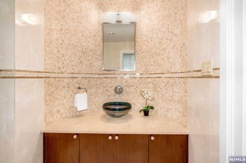 3 Pne Ter, Demarest NJ 07627-1214 exterior