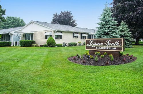 5647 Leisure South Dr, Grand Rapids, MI 49548-6851