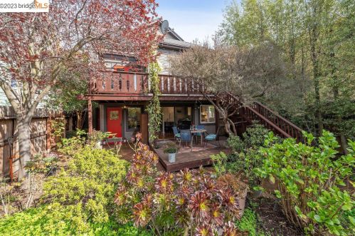 2122 Sacramento St, Berkeley CA 94702-1905 exterior