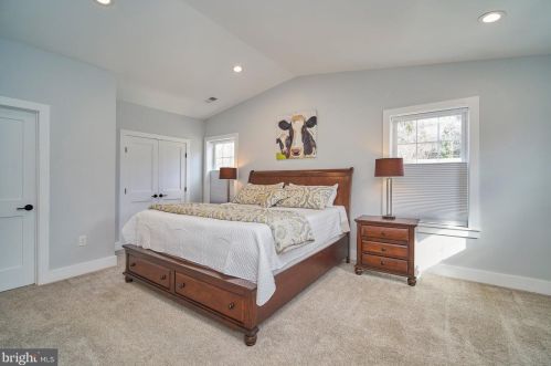 4058 Taney Ave, Alexandria VA 22304-2438 exterior