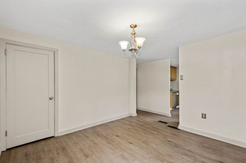 9822 Glendale Ave, Pittsburgh PA 15227-2831 exterior