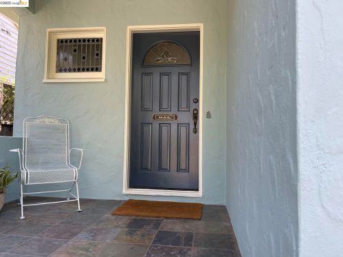 1323 Peralta Ave, Berkeley, CA 94702-1127