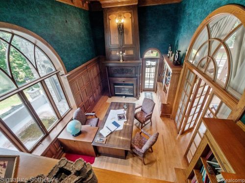 2009 Victoria Hl, Rochester MI exterior